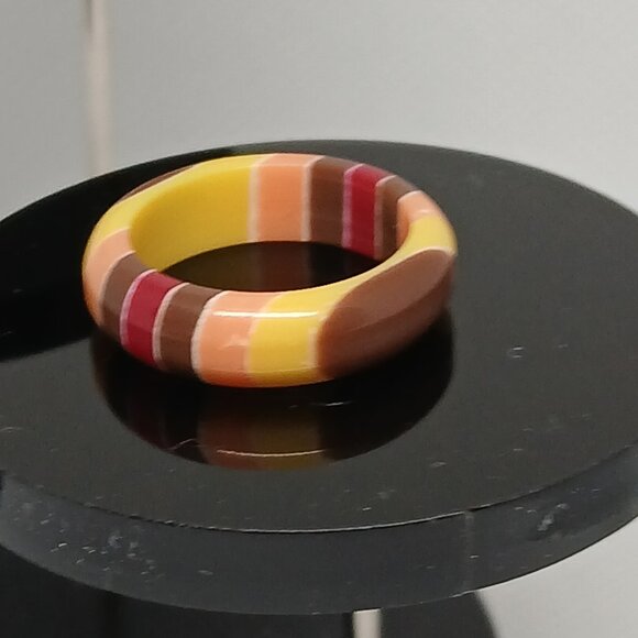 NWOT Size 7 Acrylic Brown Tone Ring #16 - Picture 7 of 15